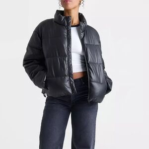 👚😃❤️🥰BLACK FAUX LEATHER PUFFER COAT
